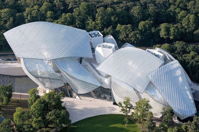 Fondation Louis Vuitton — Artglass AR 99 Water White
