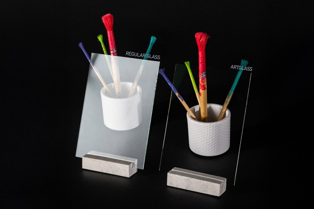 Artglass anti-reflective glass for art